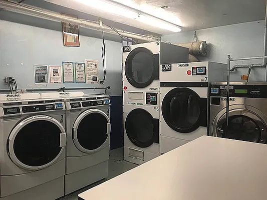 3rd image of 130 E 18th St #1ST