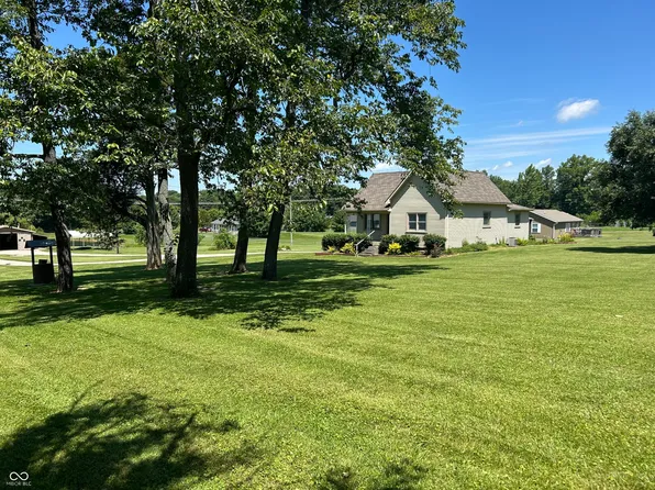 18 Lindsay Ct, Spencer, IN 47460
