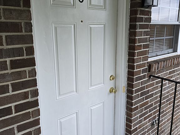 3rd image of 500 Kingwood Rd #6