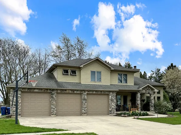 470 Prairie View Ln, Hinckley, IL 60520