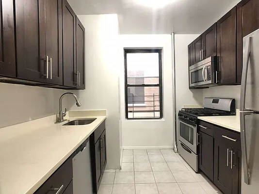 Rented by Bohemia Realty Group | media 8