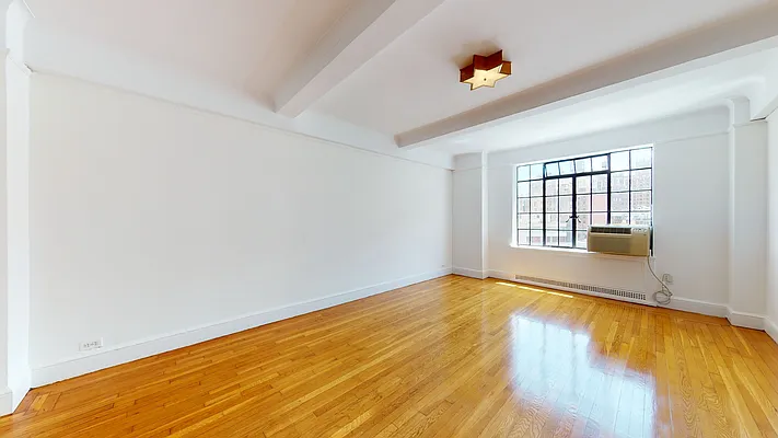 Rented by Bond New York | media 2