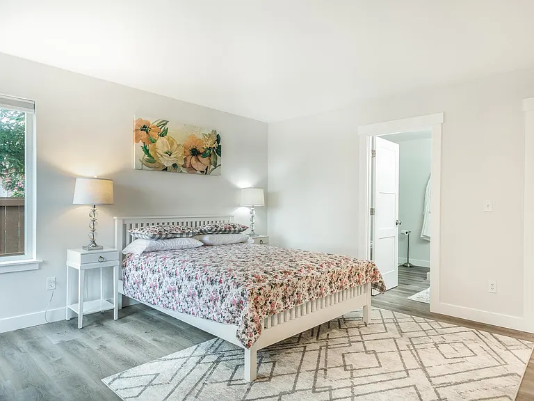 1517 SE Camano Dr — Photo 17