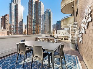 224 E 52nd St APT 14, New York, NY 10022