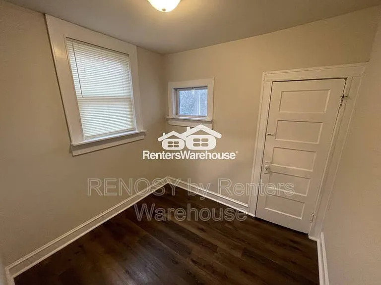 2855 W Cold Spring Ln — Photo 14
