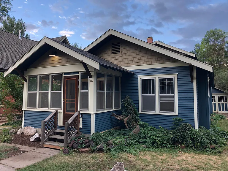 527 E Laurel St — Photo 1