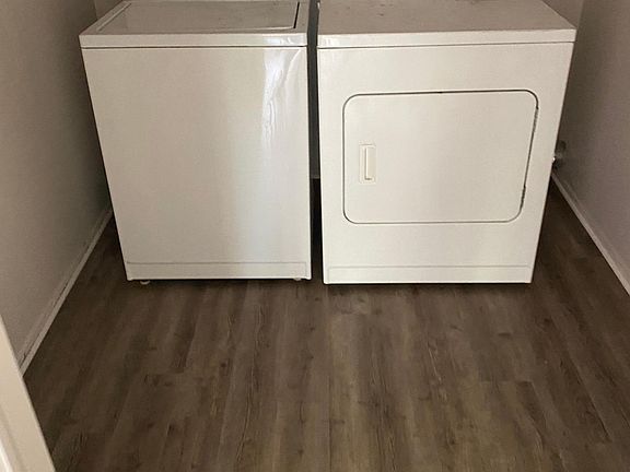 4th image of 2021 E Franklin Dr #49