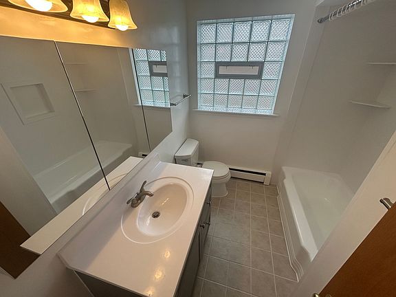 3rd image of 1608 Ogden Ave APT 1E