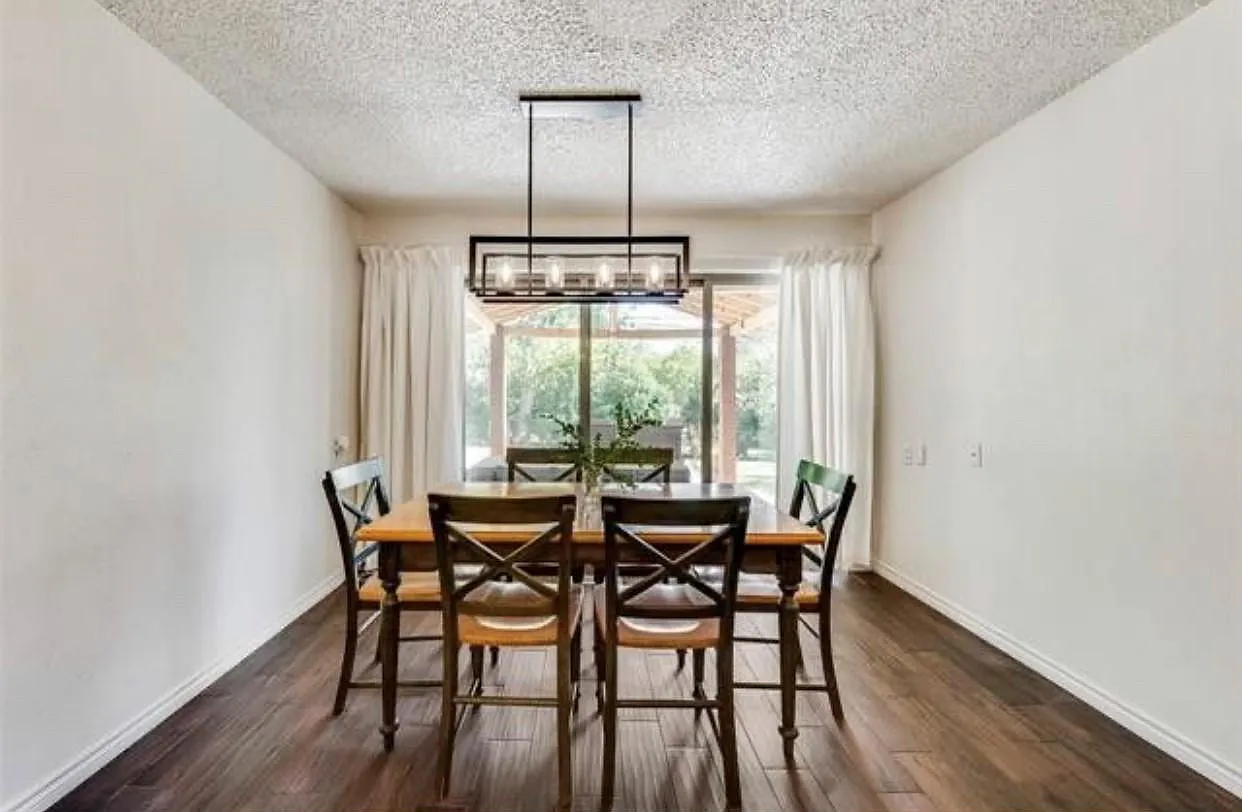 2 bed, 1032 sqft, $1,790 — Photo 3