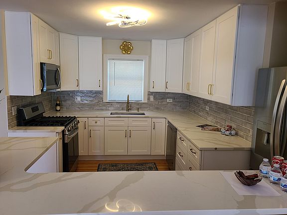 3rd image of 3825 Newport St