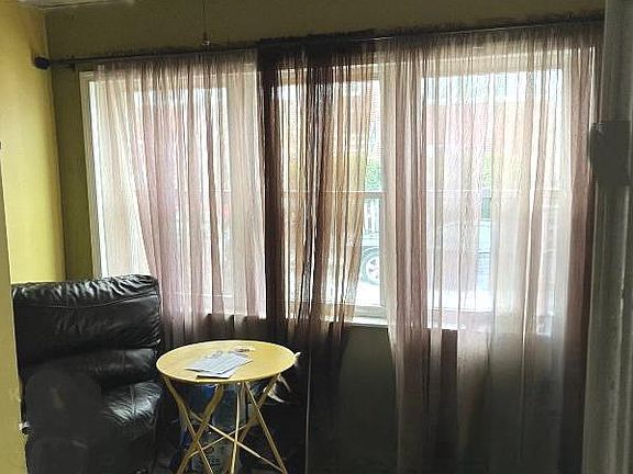 4th image of 75 Lamport Rd