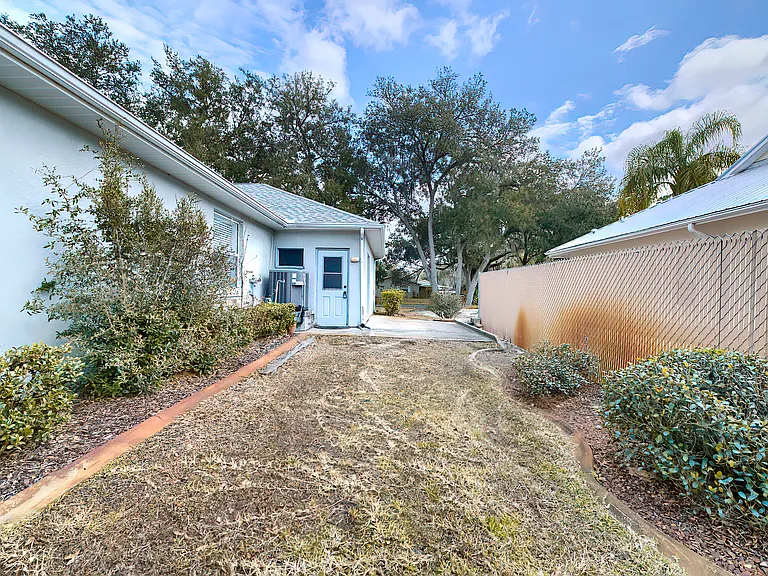 240 N Country Club Dr — Photo 56