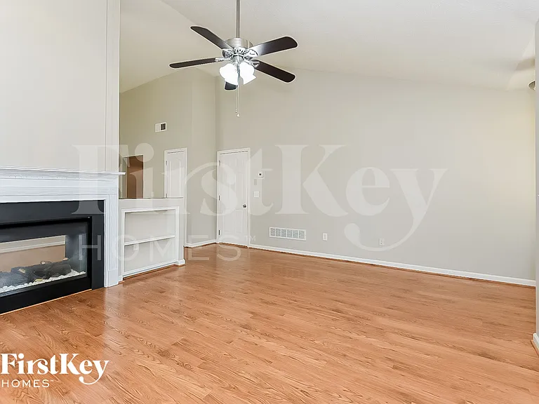307 White Oak Way — Photo 5