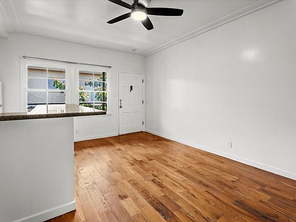4th image of 1029 S Westmoreland Ave APT 205