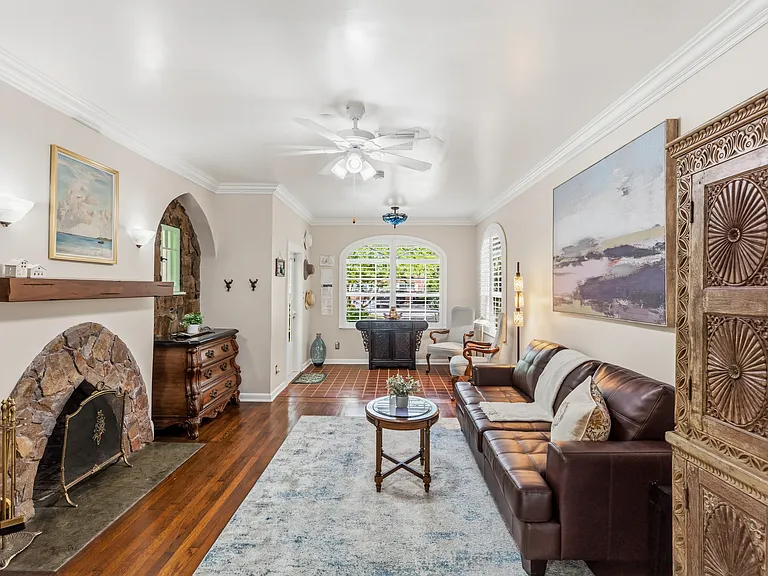 614 SE 5th Ct — Photo 3