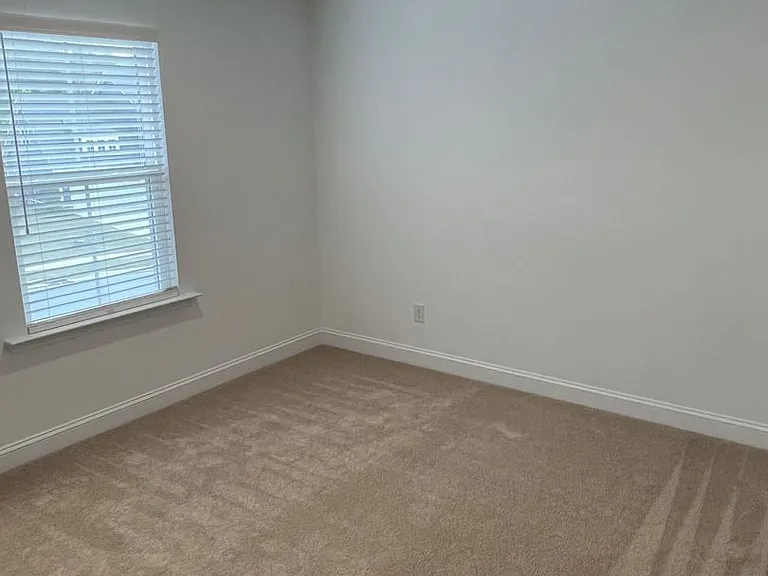 616 Southstone Dr — Photo 33