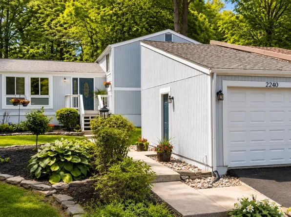 2240 Sanibel Dr, Reston, VA 20191