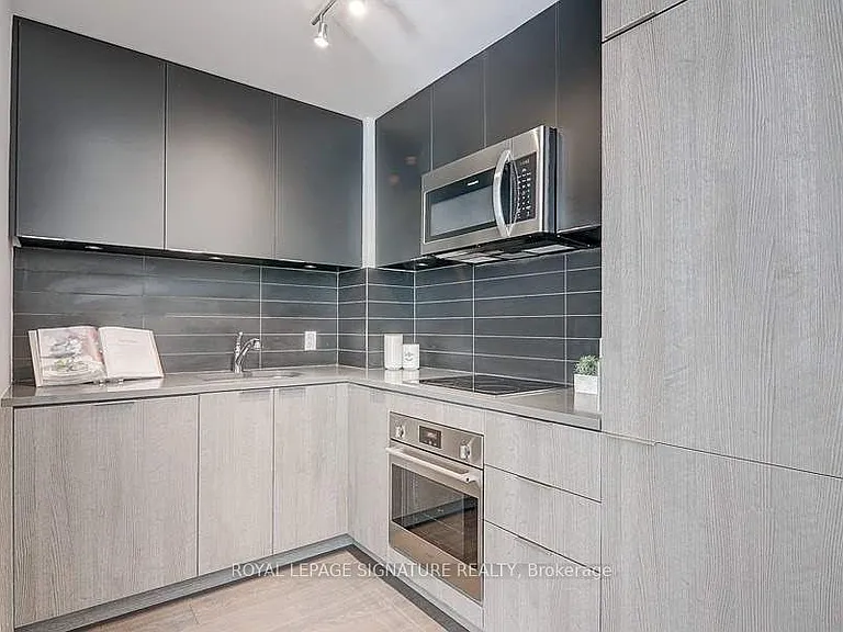 223 Saint Clair Ave W #318 — Photo 4