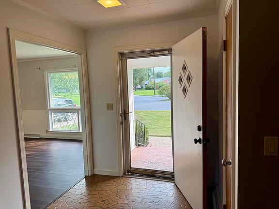 2nd image of 820 Sha Wa Ct