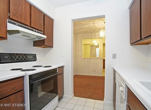 3rd image of 1551 Ashland Ave APT 205