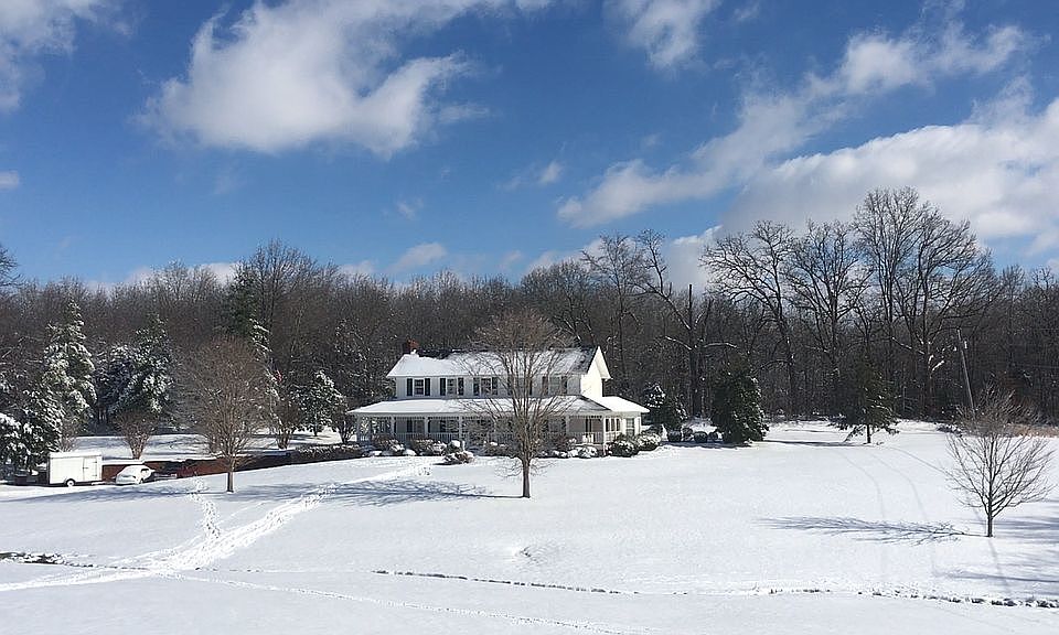 House 300' from road