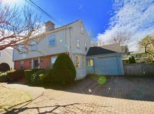 39 Beach St, Marblehead, MA 01945
