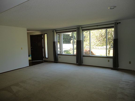 3rd image of 2407 Dublin Dr NW