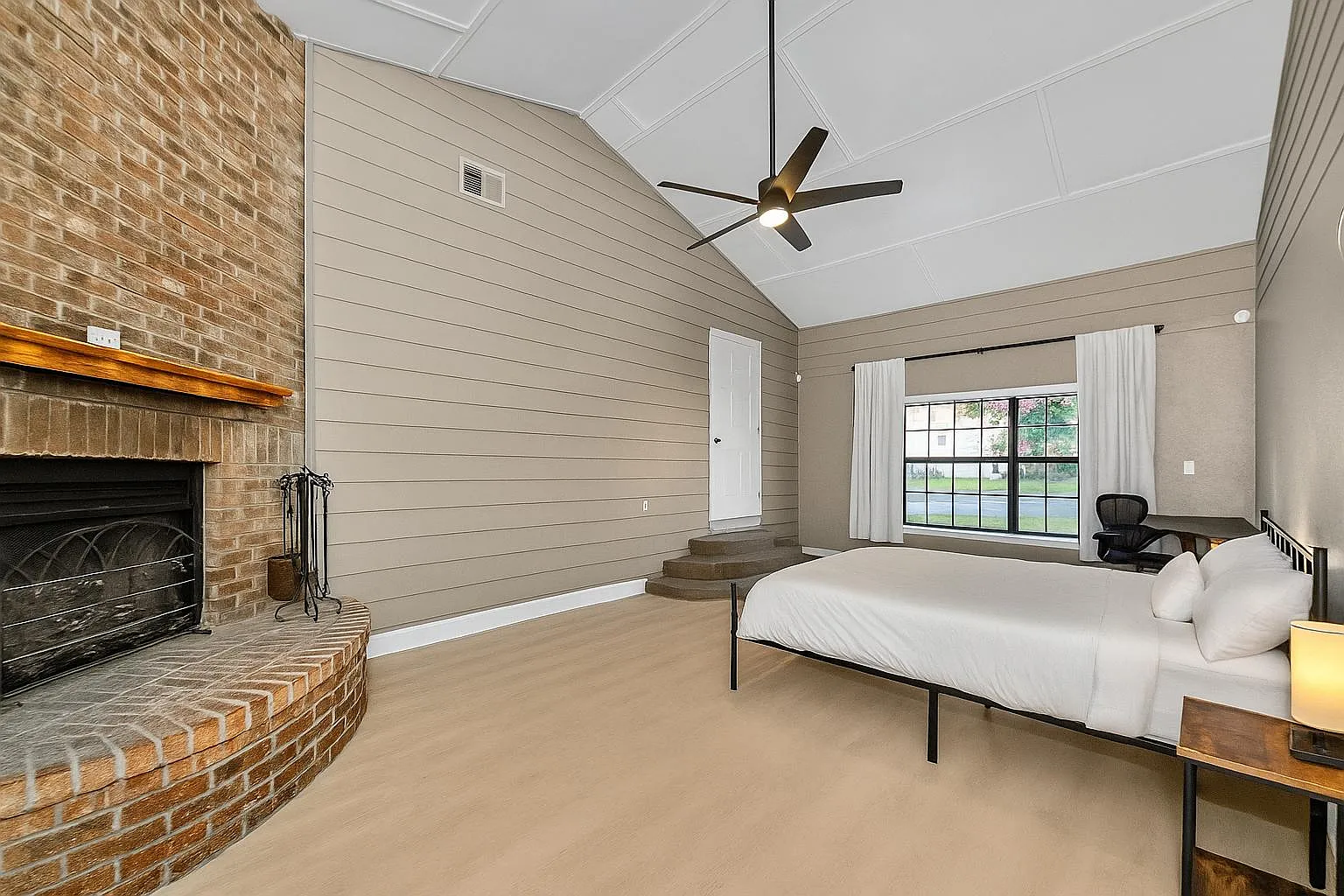 4 bed, 3.0 bath, 1800 sqft, $1,585 — Photo 3