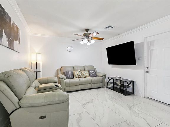 4th image of 120 Duke Dr