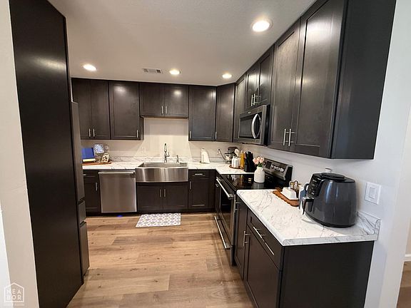 3rd image of 341 Wildwood Point