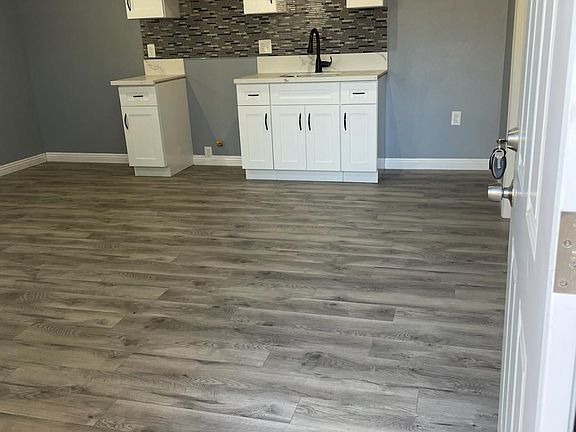 4th image of 4013 Shirley Ave