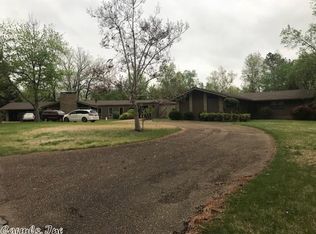 305 Neill Rd, Helena, AR 72342