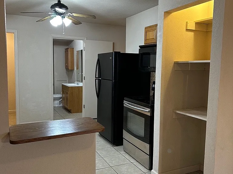 1517 N Jackson St — Photo 13