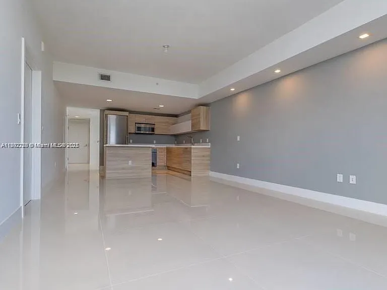 16385 Biscayne Blvd #2103 — Photo 8