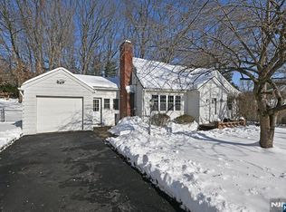 84 Maplewood Ave, Hillsdale, NJ 07642