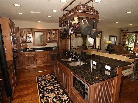 5th image of 5903 Lake Shore Dr