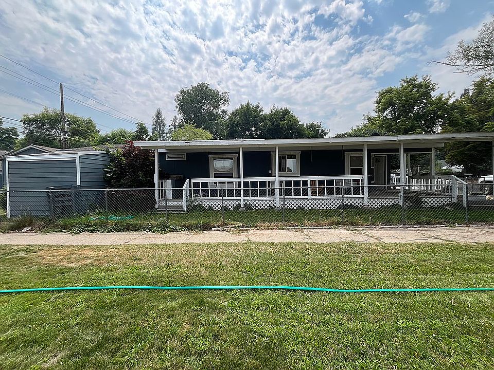 2nd image of 2640 3rd St