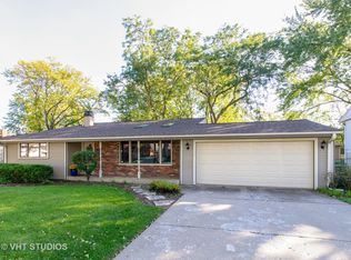 1111 Beechwood Rd, Buffalo Grove, IL 60089