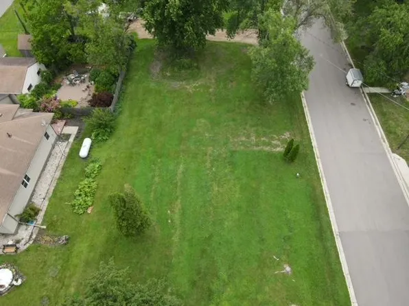 327 5th St, Clinton, MN 56225