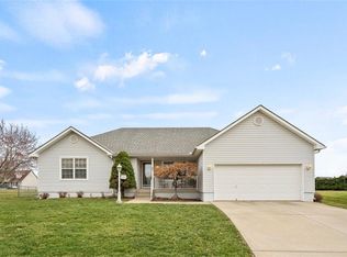 606 Horseshoe Dr, Pleasant Hill, MO 64080