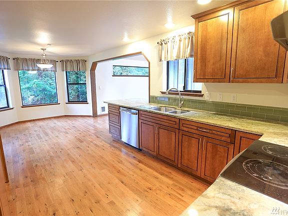 3rd image of 5695 SE Mayhill Ct