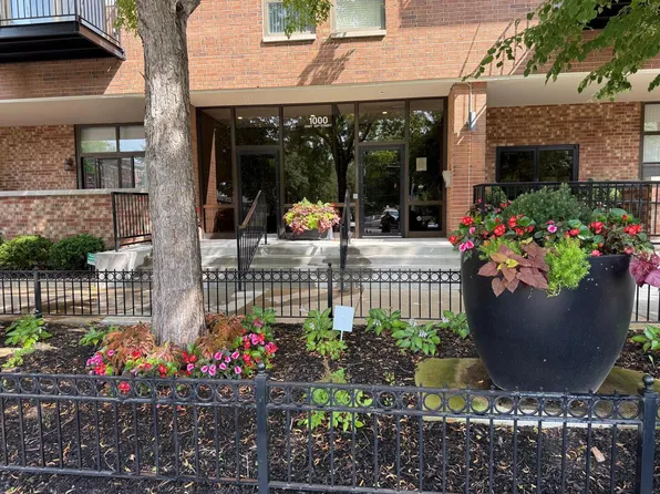 1000 E 53rd St Unit 511, Chicago, IL 60615