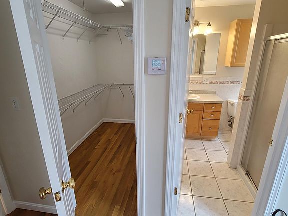4th image of 18 Lanes Ave APT 2