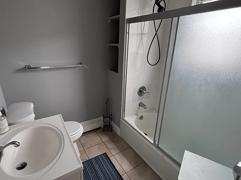 196 Devon St #1 — Photo 12