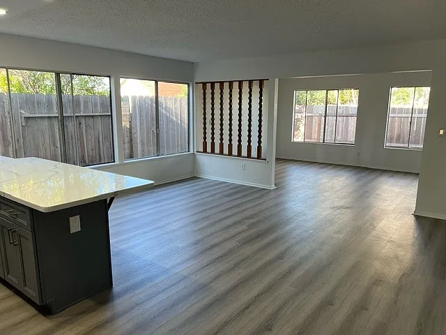 Extra large kitchen/dining area