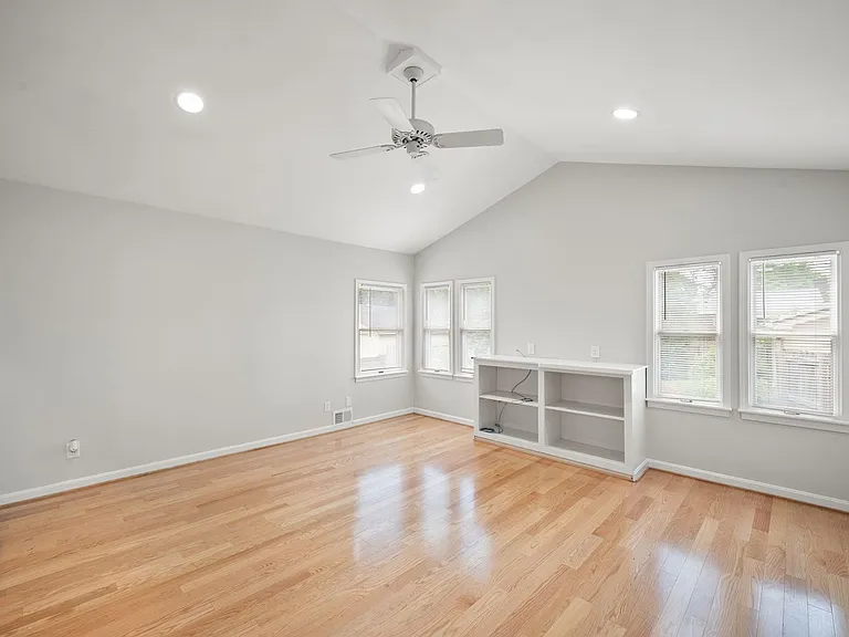 812 Beechwood Rd — Photo 15