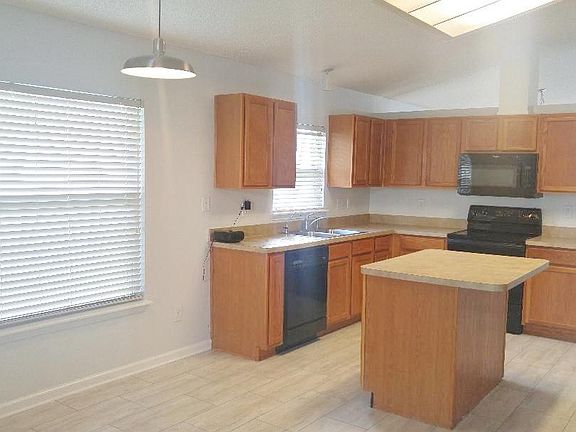 5th image of 2106 Knottingham Trace Ln
