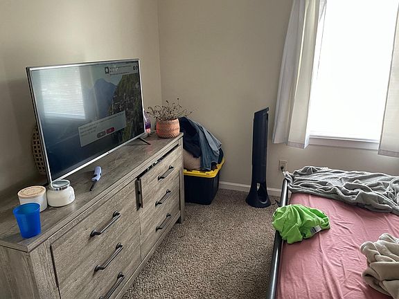4th image of 725 Sunset Dr #2