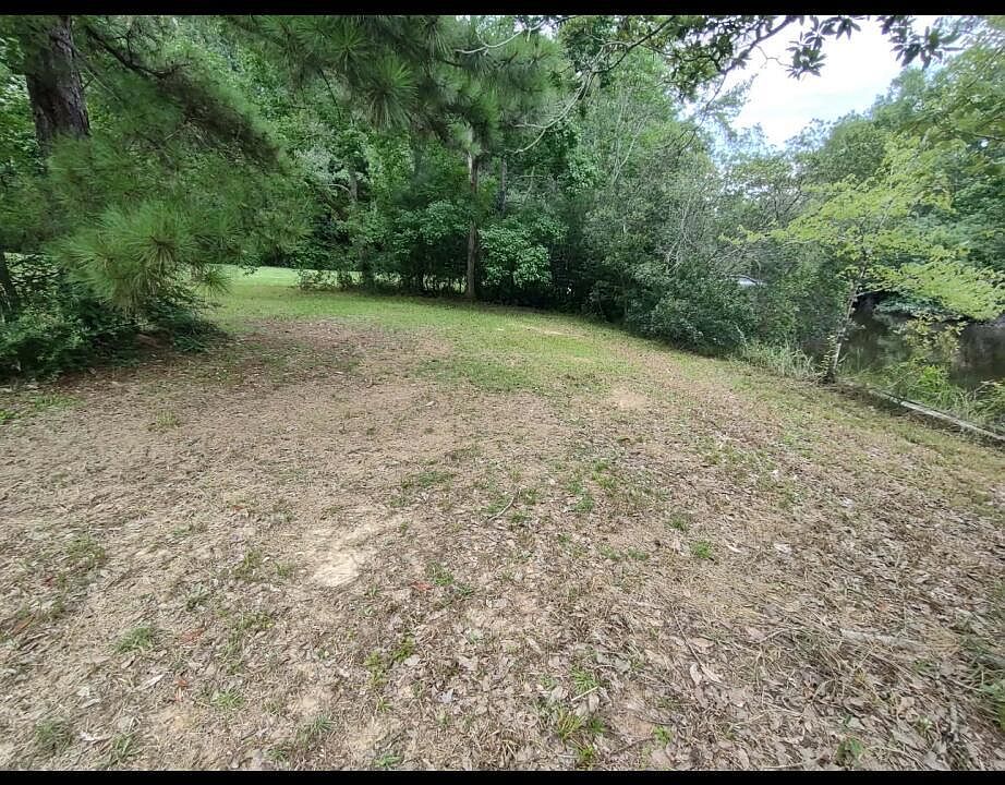2nd image of 947 W Lakeshore Dr