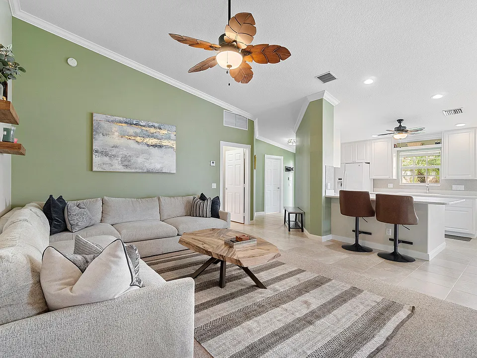 8475 Quito Pl